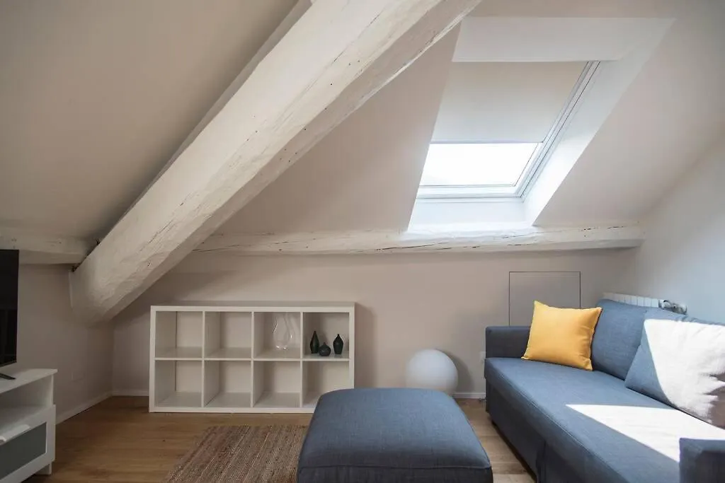 Breathtaking Castle View Youhosty - Quintino Sella Apartment Milan